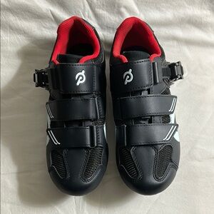 Peloton bicycling shoes w 6.5